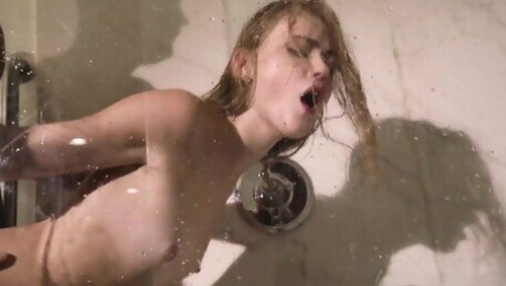 TEENFIDELITY Hannah Hays Takes A Shower With A Big Dick