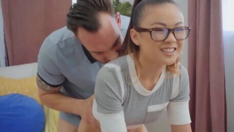 Horny tart Lulu Chu mind-blowing sex clip